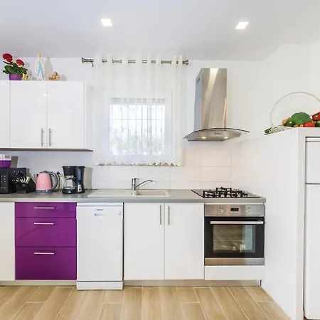 Awesome In With Kitchen Hébergement de vacances *