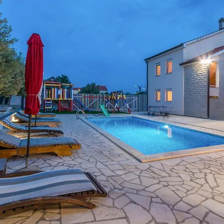 Awesome In With Kitchen Hébergement de vacances *