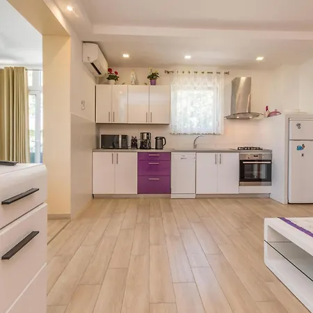 Awesome In With Kitchen Hébergement de vacances Kakma