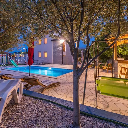 Stunning Home In Kakma *